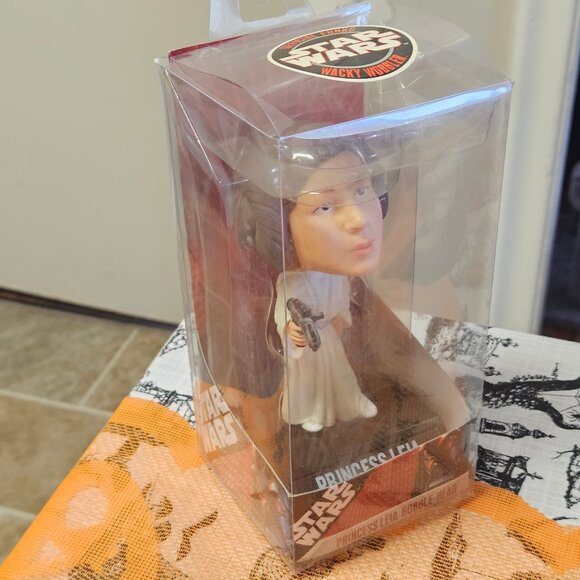 Star Wars Funko Wacky Wobblers Bobbleheads SDCC Han Solo Luke Skywalker Leia - Picture 13 of 14